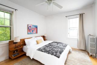 East Side Vintage 2BR Apt B8 - Milwaukee - 3