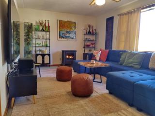 The Groovy Getaway close to James River, Trails - - 8