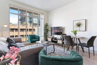 Uptown Luxury - Top Floor King Suite, Free Parking - Charlotte - 8