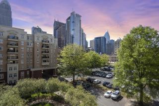 Midnight Marvel - Amazing City Views, Free Parking - Charlotte - 5