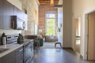 Brewery District EL11 - Just 3 Blocks to Fiserv with Gym and Parking - Milwaukee - 0