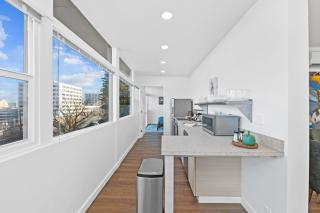 Midcentury Gem w Free Parking and Stunning DT Views - 8