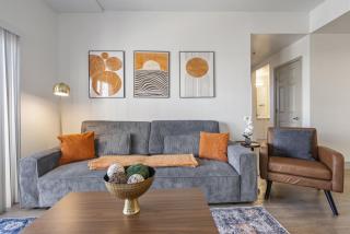Urban Oasis - Balcony, Free Parking, Views, Gym - Charlotte - 9