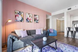 Bright Uptown Bliss - Free Parking, Walkable, Views - Charlotte - 2
