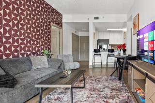 Carolina Cove - Free Parking, Spacious, City Views - Charlotte - 0