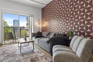 Carolina Cove - Free Parking, Spacious, City Views - Charlotte - 4