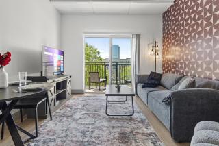Carolina Cove - Free Parking, Spacious, City Views - Charlotte - 1