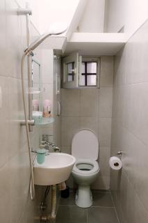 35 Seconds Away From the Main Street, Free Secured Parking - 1