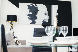 Town Centre penthouse apartment - Near Airport & Train Station - Luton - 7