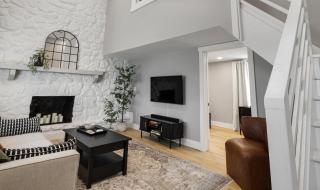 Hoosier Hq Sleek 3-bed Near Iu - Bloomington - 0