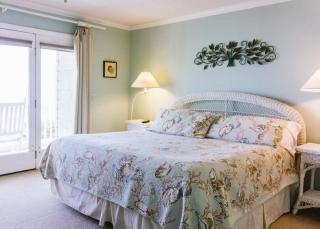 Beachfront home with expansive deck and direct beach access - Fripp Island - 9