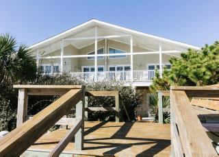 Beachfront home with expansive deck and direct beach access - Fripp Island - 6