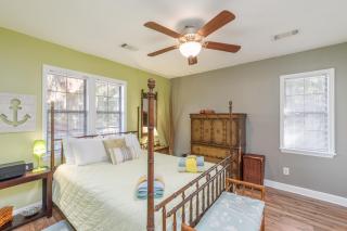 Cheery home with fire-pit, screened-in porch - pets allowed - Oceanmarsh Subdivision - 7