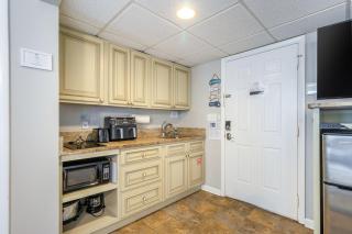 Panama City Condo Rental Studio with Private Beach Access - Panama City Beach - 8