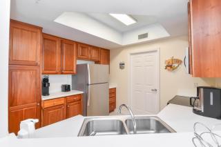 Silver Beach Towers W502 - 4