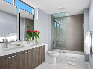 Bay Breeze Premium Apartments by Eskape Collection - 3