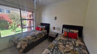 Sunset Walk Self Catering Guest House - Jeffreys Bay - 8