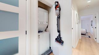 Casa Hotel Elegant 2BR Suite in Leslieville - 1