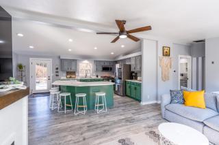 3BR Pet Friendly Home with Hot Tub and 12 mins to Cle Elum River - Cle Elum - 1