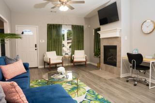 Paradise Oasis Beautiful Gated Home - Houston - 4