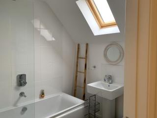 Seaview Cottage at The Bay Filey, sleeps 4, up to 2 dogs welcome for free - Filey - 1