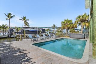 Canal Front w/ Heated Pool, 3 BR, Free Parking - Fort Myers Beach - 9