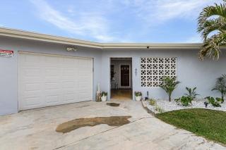 Fort Myers Beach Oasis w/Pool & Canal Access - Fort Myers Beach - 1