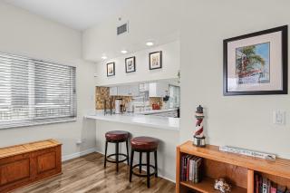 Stunning Bay View Condo, Pool, Family Friendly - Fort Myers Beach - 4