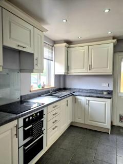 Cozy 3-Bed House Near Fosse Park with Parking - Leicester - 6