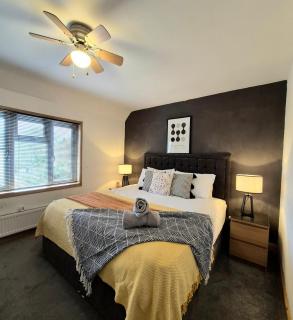 Cozy 3-Bed House Near Fosse Park with Parking - Leicester - 1