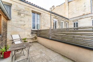 Superbe Appartement avec Terrasse en Centre Ville - Bordeaux - 2