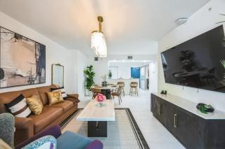 Lux 2BR City-View Retreat in Hollywood, 2nd Floor - 2