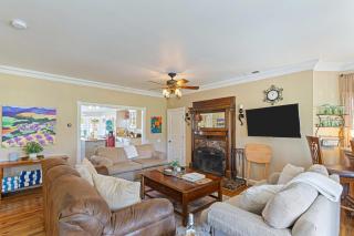 Victorian Manor In Paso Robles Wine Country Pool Hot Tub Firepit Tennis Court Sleeps 28 - Paso Robles - 1