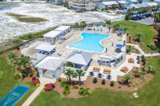 Luxury 3BR Gated Home - Infinity Pool, Walk to Private Beach - Vet-Owned! - Destin - 4
