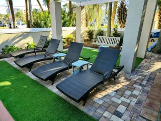 Luxury 3BR Gated Home - Infinity Pool, Walk to Private Beach - Vet-Owned! - Destin - 2