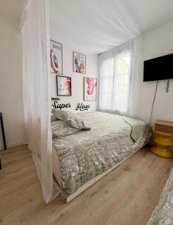 Cosy Disneyland Studio, Marvel & Princess - 6