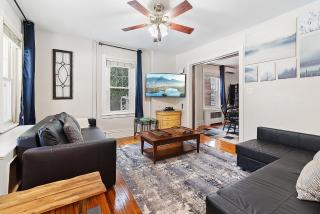 Main Line Manor 3BR with King Beds & Patio & Backyard - Bryn Mawr - 0