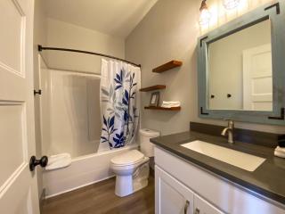 Lake House Hill, Private Hot Tub, Lake Views - Garden City - 4