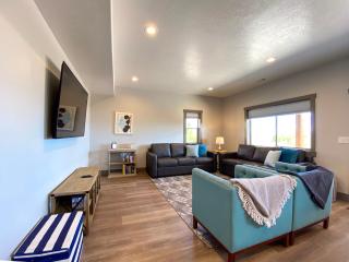 Lake House Hill, Private Hot Tub, Lake Views - Garden City - 6