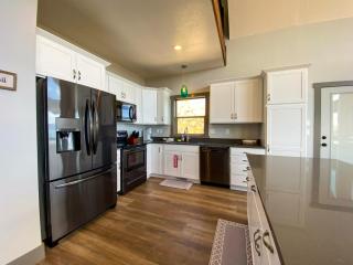 Lake House Hill, Private Hot Tub, Lake Views - Garden City - 8