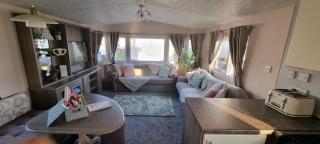 Trecco Bay Cwtch Caravan - 8