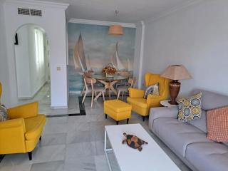 Golden Mile Penthouse, Pool-Parking, 5Min Beach! - Marbella - 0