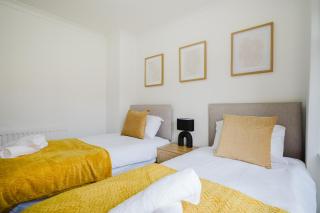Cosy 3 bed home, near Etihad Stadium, fast WIFI - Manchester - 3