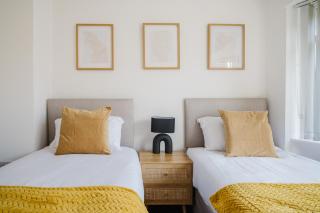Cosy 3 bed home, near Etihad Stadium, fast WIFI - Manchester - 2