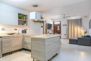 Modern 2 Double Bedroom Apartment Yard & Fully AC - Marsaskala - 5