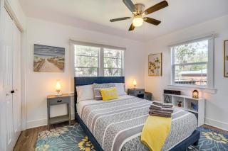 Charming Gulf Coast Cottage - 1 Mile to the Coast! - Long Beach - 1