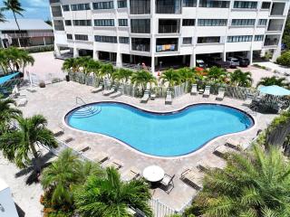 Villa Valbuena Gem Key Largo 2 Kings Marina Pickleball Tennis 3 Pools Remodeled 2025 - 9