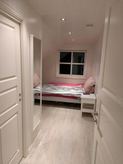Large house 5 bedr 2 full baths Near trainst - Rotnes - 4