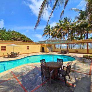 Tucacas, Frente al Mar, Vista 180 Grados, Piscina y Playa Privada - Tucacas - 2