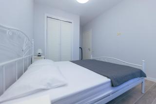 Cozy Modern Apartment - 2